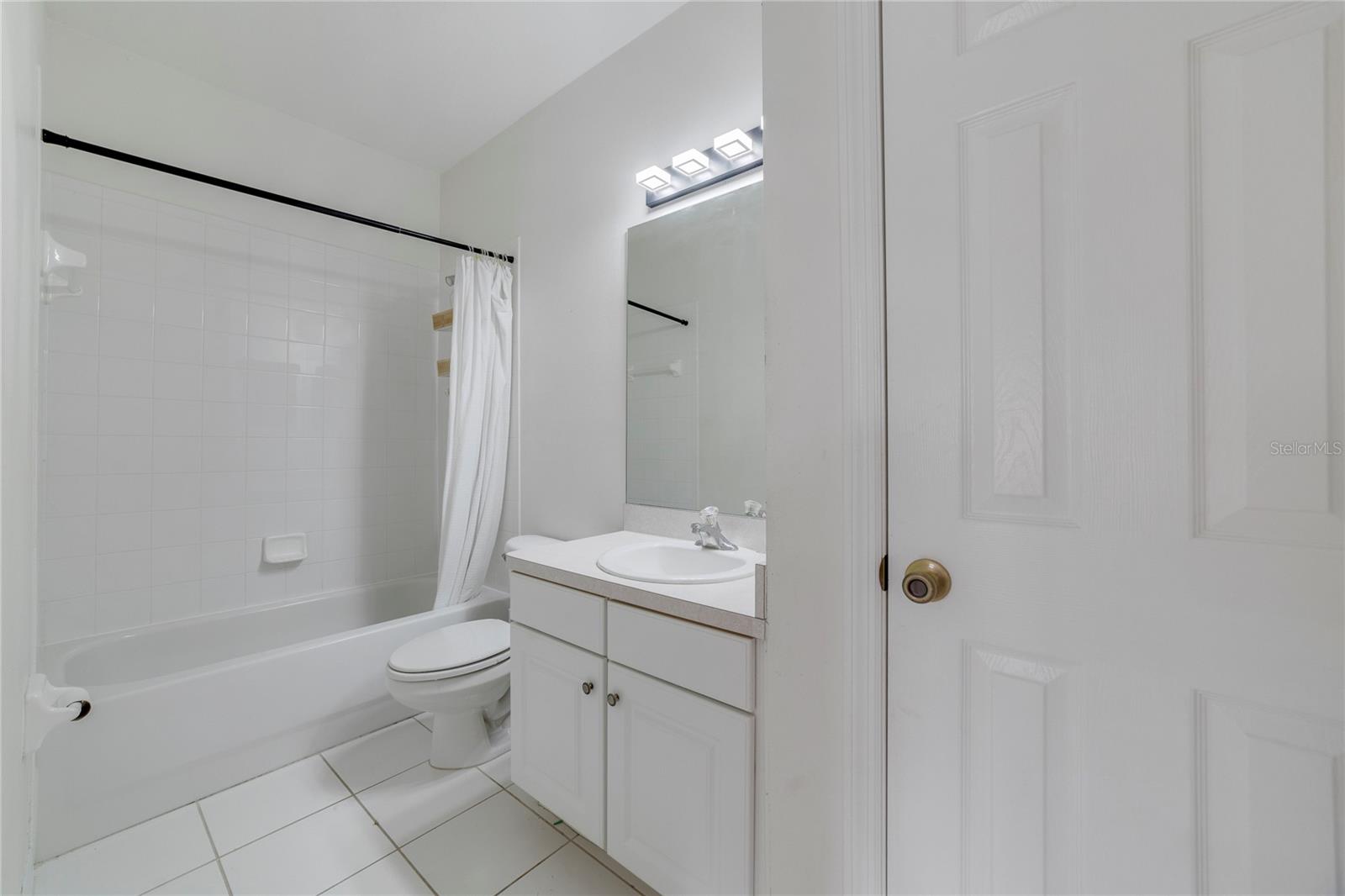 1037 BLACKWATER DR, WESLEY CHAPEL, FL, 33543