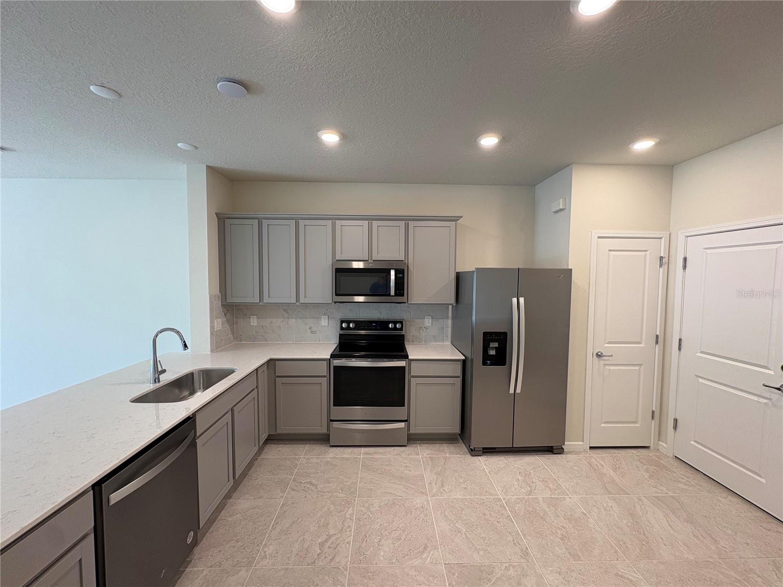 2586 WINSOME WAY, DAVENPORT, FL, 33896