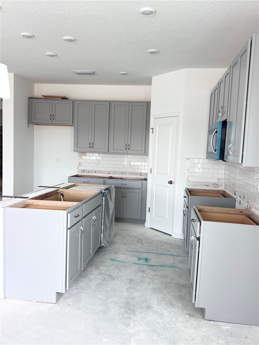 2827 SUPERMARINE RD, TAVARES, FL, 32778