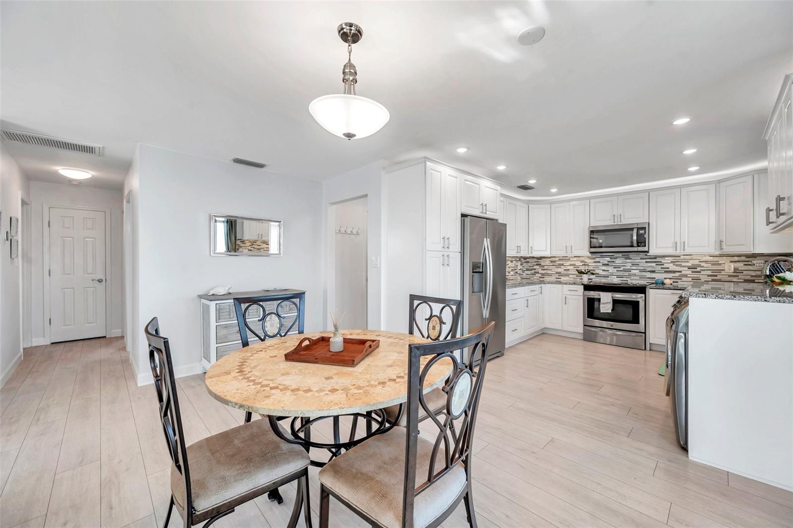 5240 COQUINA KEY DR SE #D, ST PETERSBURG, FL, 33705