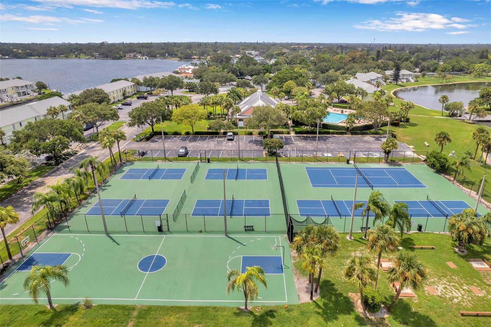 5240 COQUINA KEY DR SE #D, ST PETERSBURG, FL, 33705