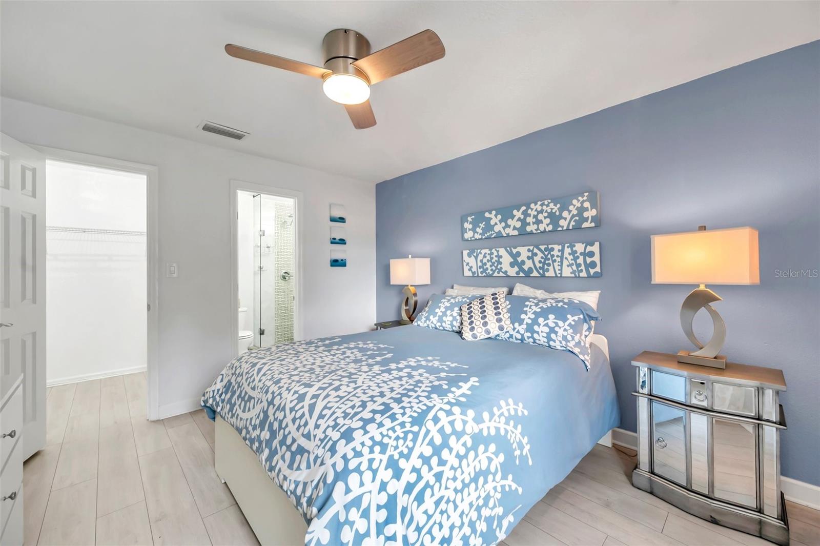5240 COQUINA KEY DR SE #D, ST PETERSBURG, FL, 33705