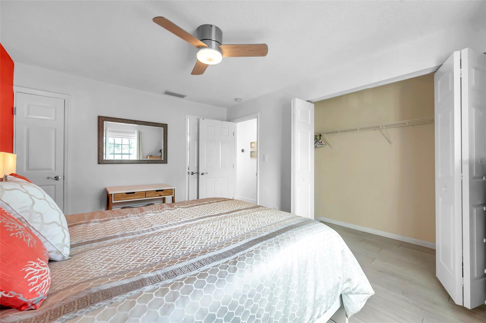 5240 COQUINA KEY DR SE #D, ST PETERSBURG, FL, 33705