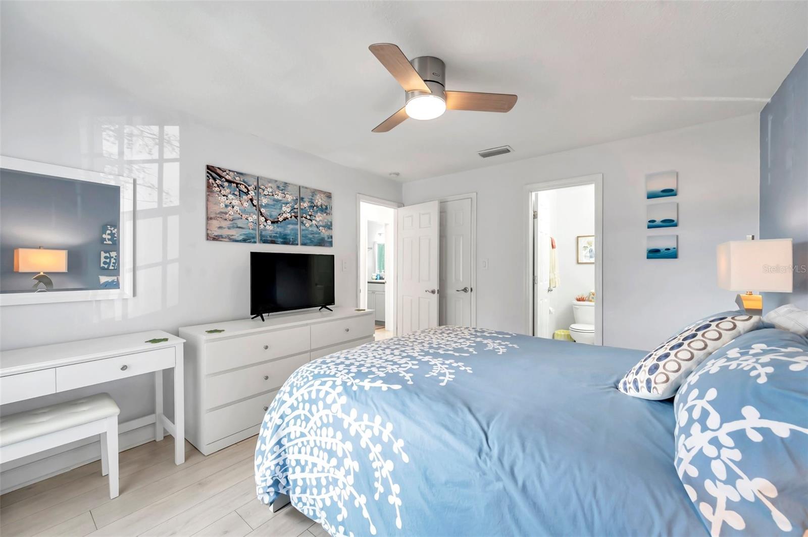 5240 COQUINA KEY DR SE #D, ST PETERSBURG, FL, 33705