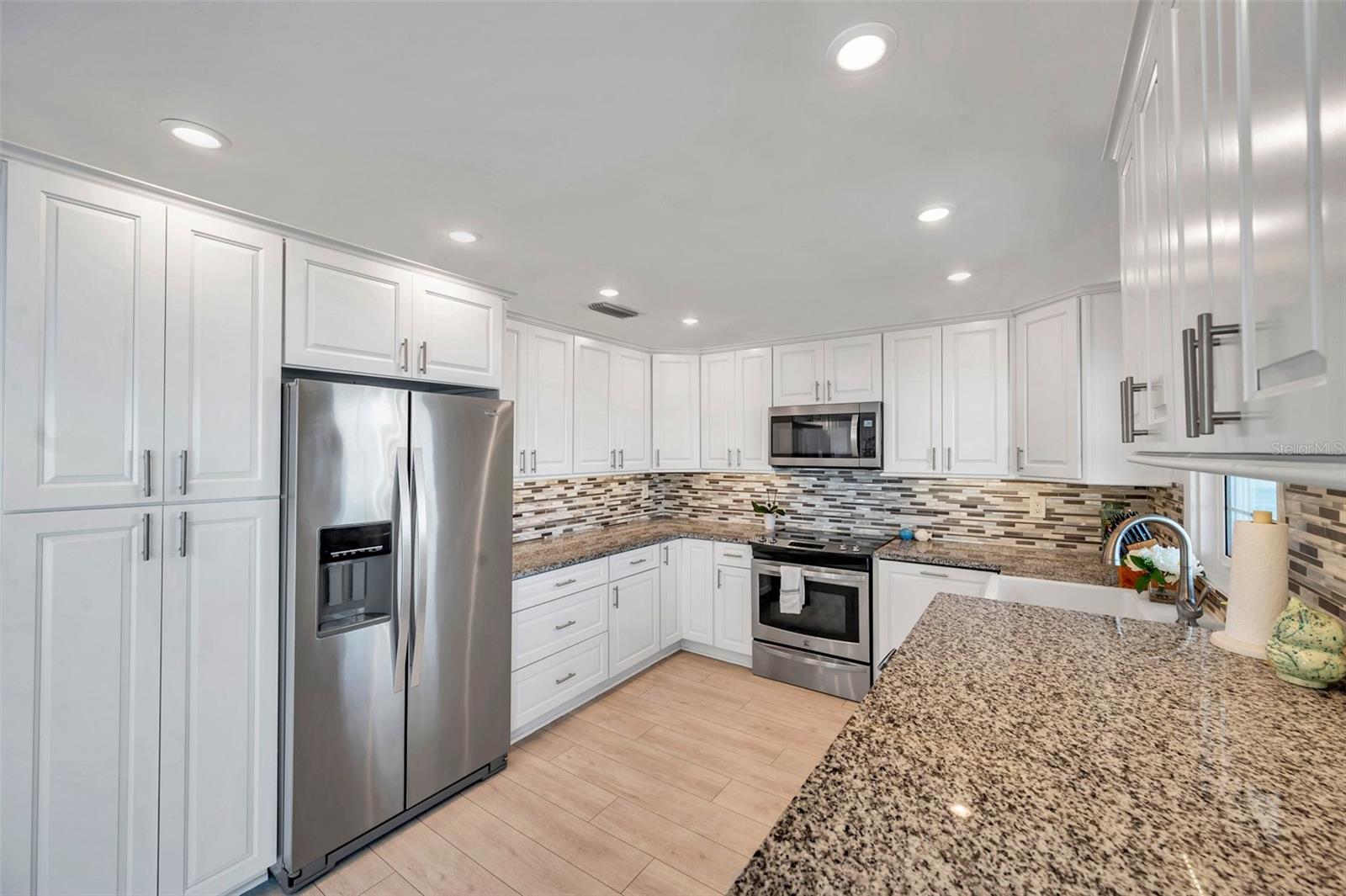 5240 COQUINA KEY DR SE #D, ST PETERSBURG, FL, 33705