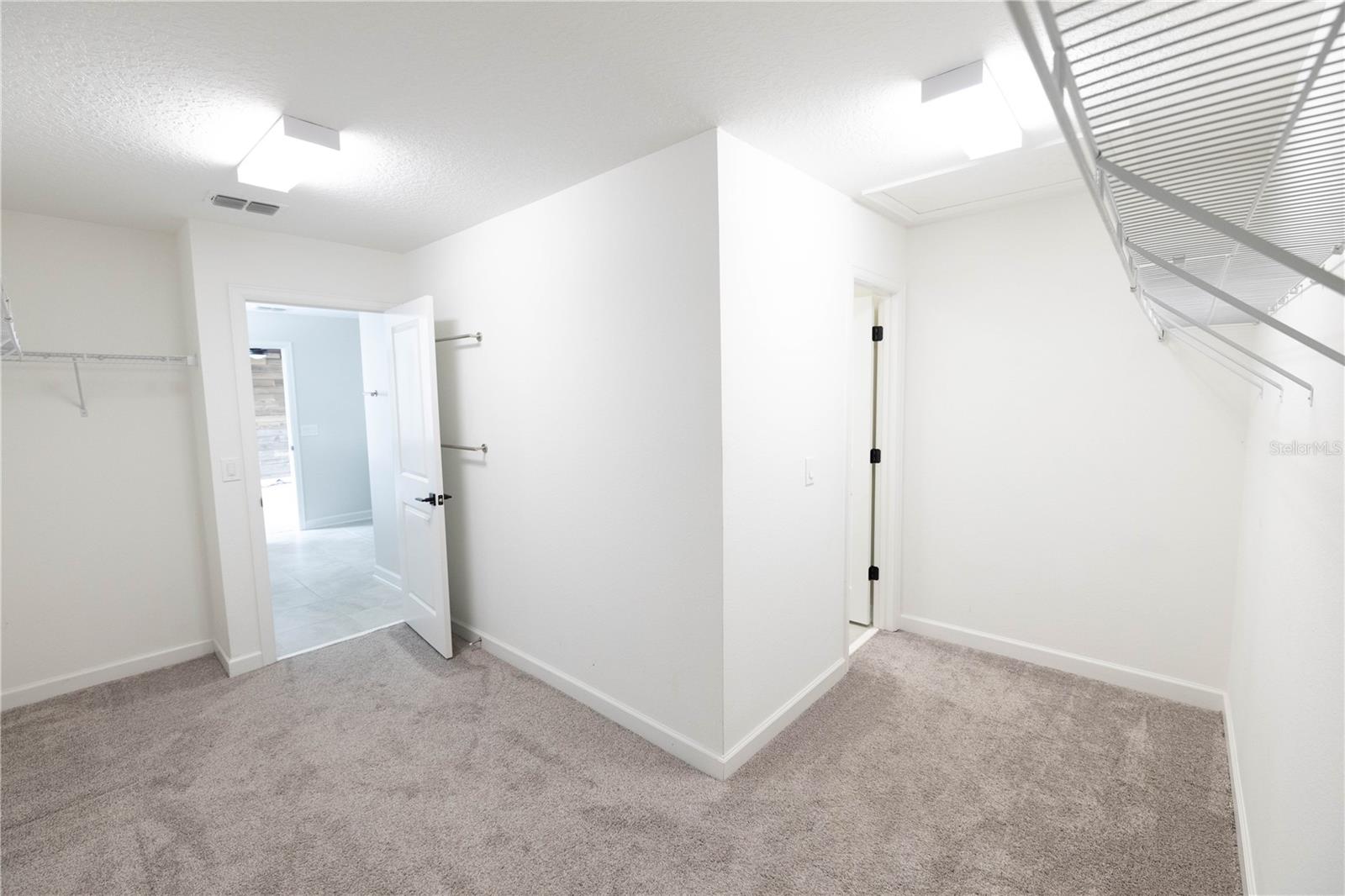 10330 LOVEGRASS LN, ORLANDO, FL, 32832