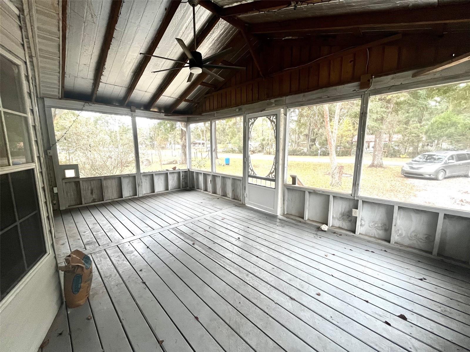 365 SE ROBIN HOOD PL, HIGH SPRINGS, FL, 32643