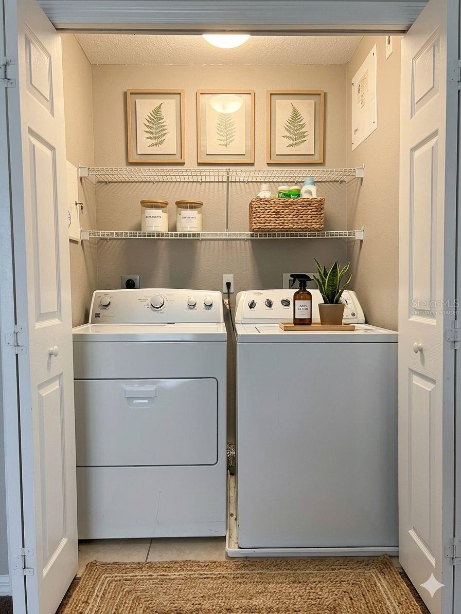 572 CRESTING OAK CIR #19, ORLANDO, FL, 32824