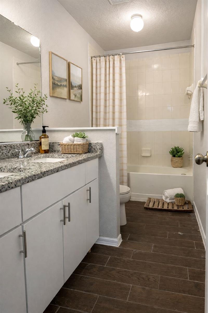 572 CRESTING OAK CIR #19, ORLANDO, FL, 32824