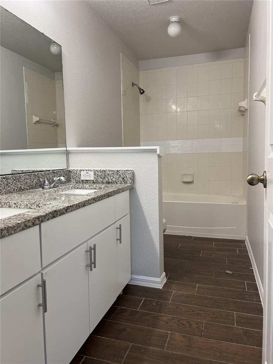 572 CRESTING OAK CIR #19, ORLANDO, FL, 32824