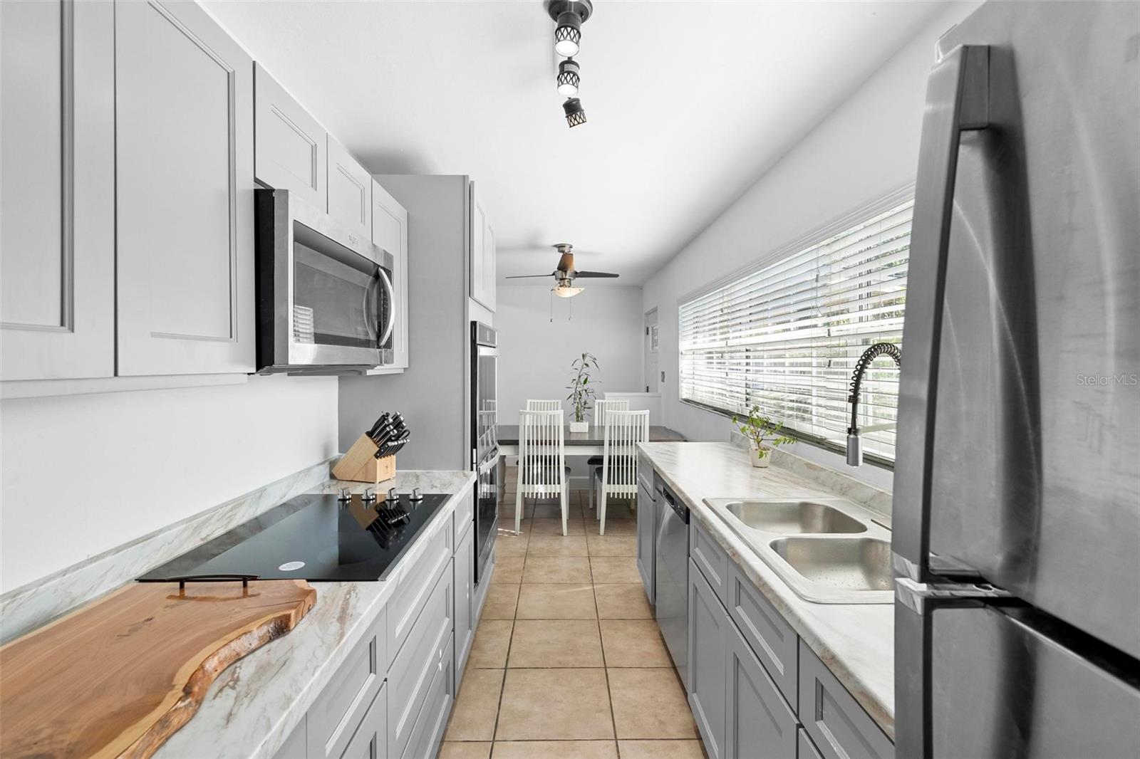 28 SANFORD AVE, DEBARY, FL, 32713
