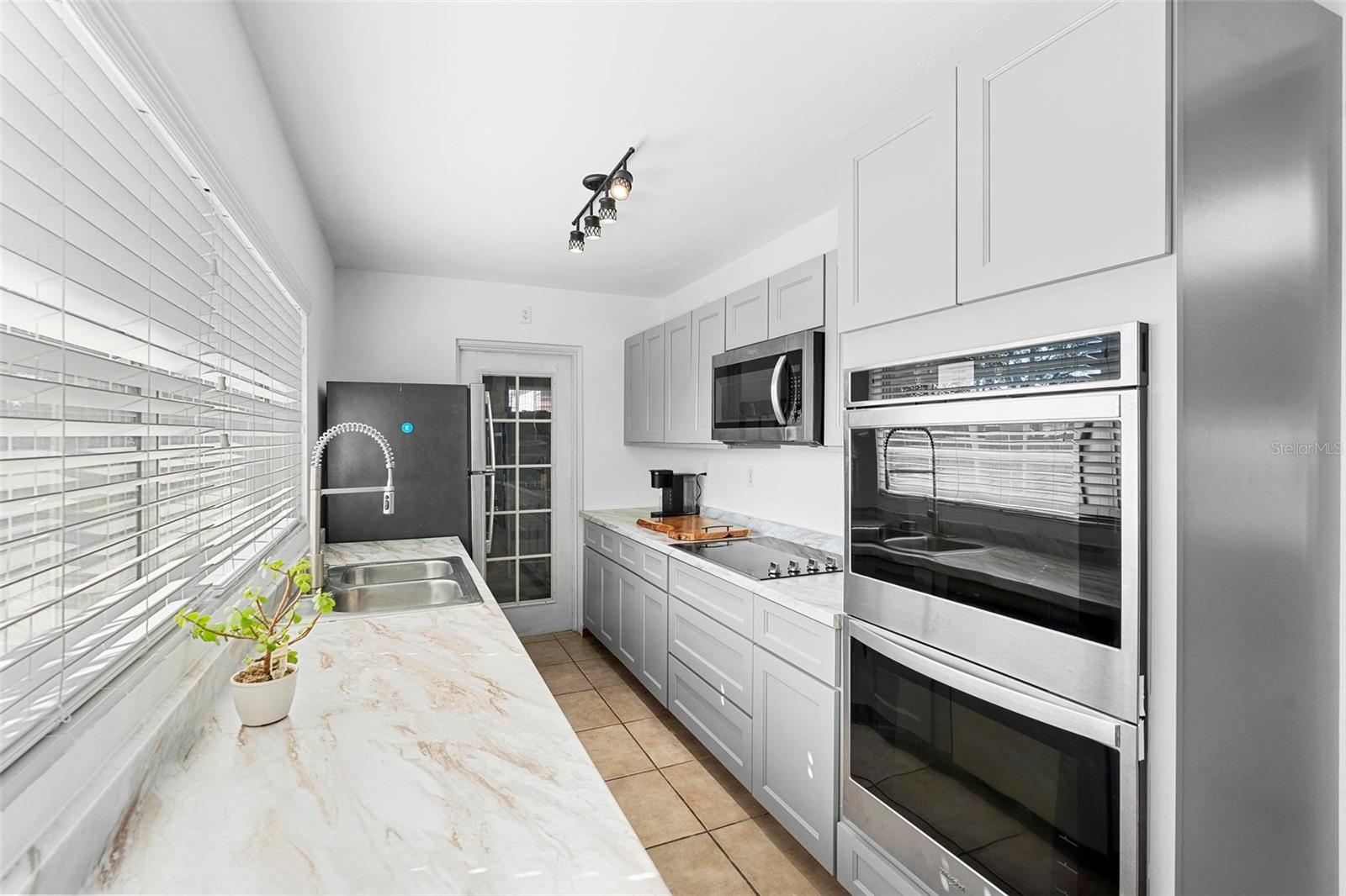 28 SANFORD AVE, DEBARY, FL, 32713