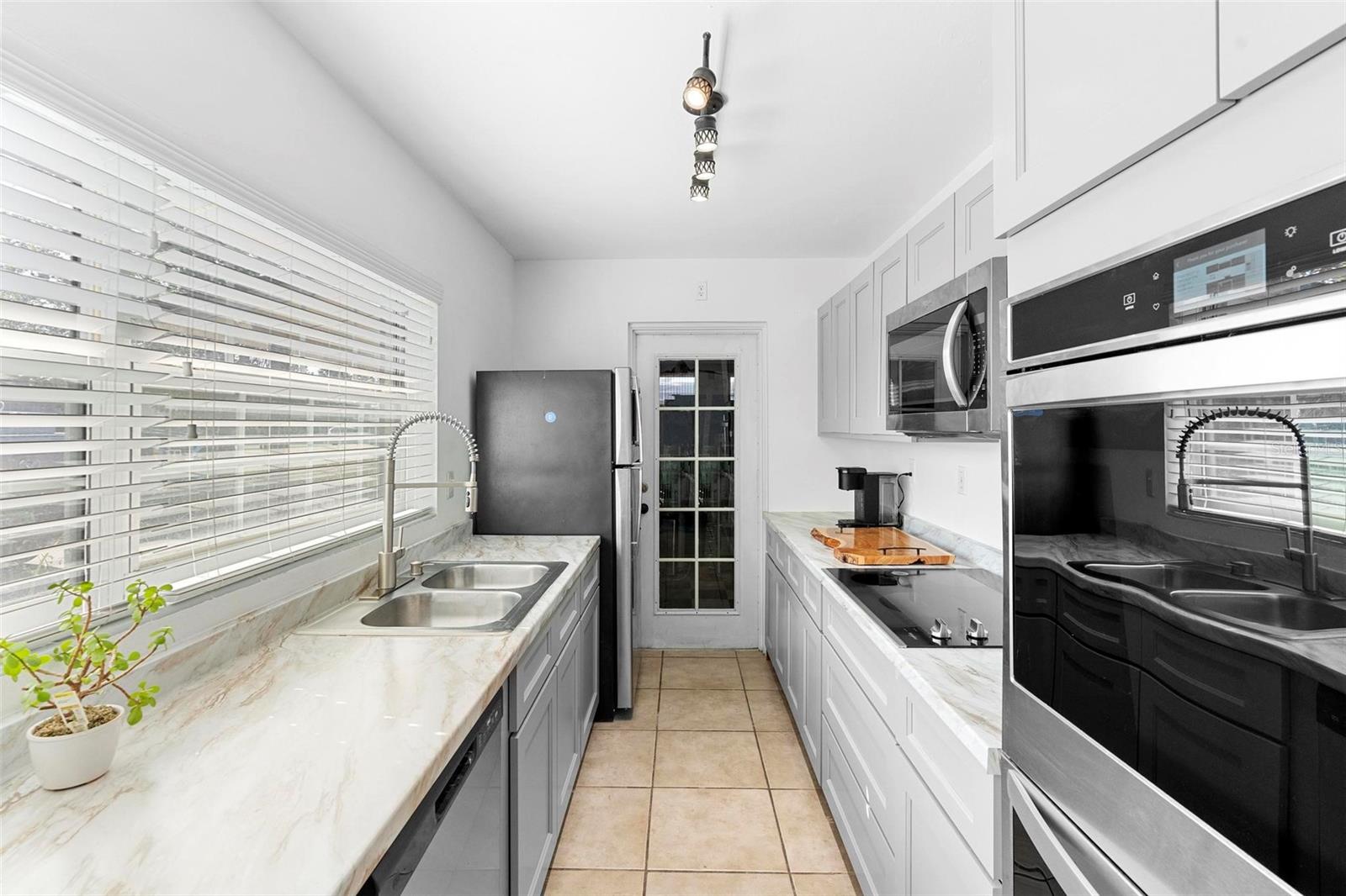 28 SANFORD AVE, DEBARY, FL, 32713