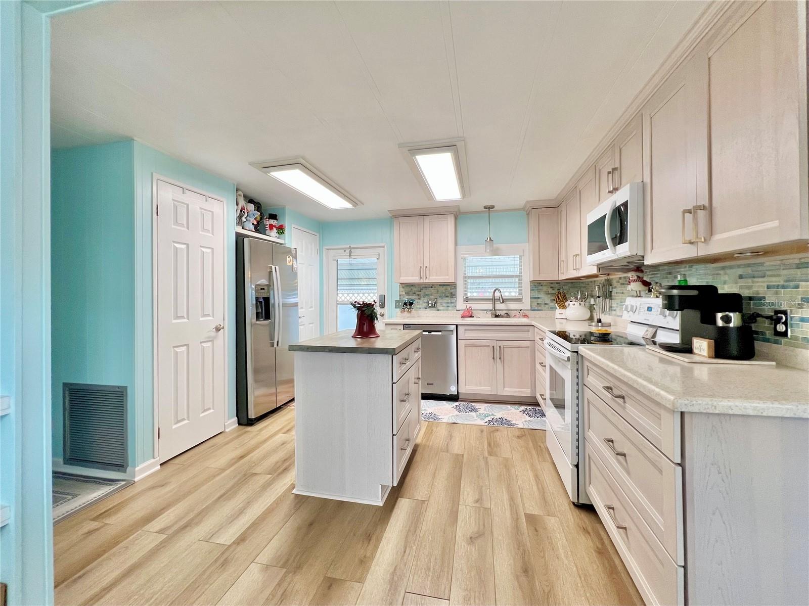 1100 BELCHER RD S #627, LARGO, FL, 33771