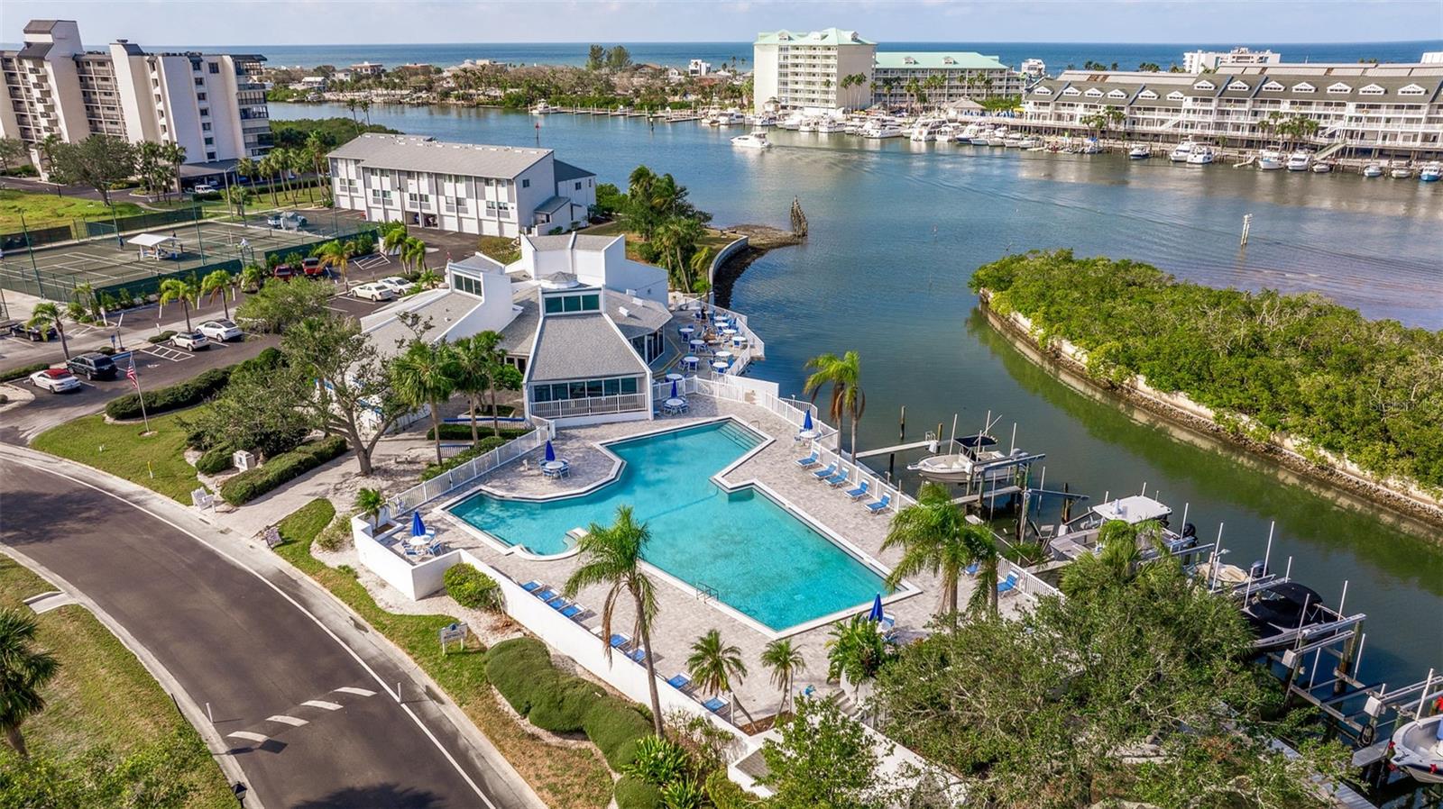 11680 SHIPWATCH DR #1450, LARGO, FL, 33774
