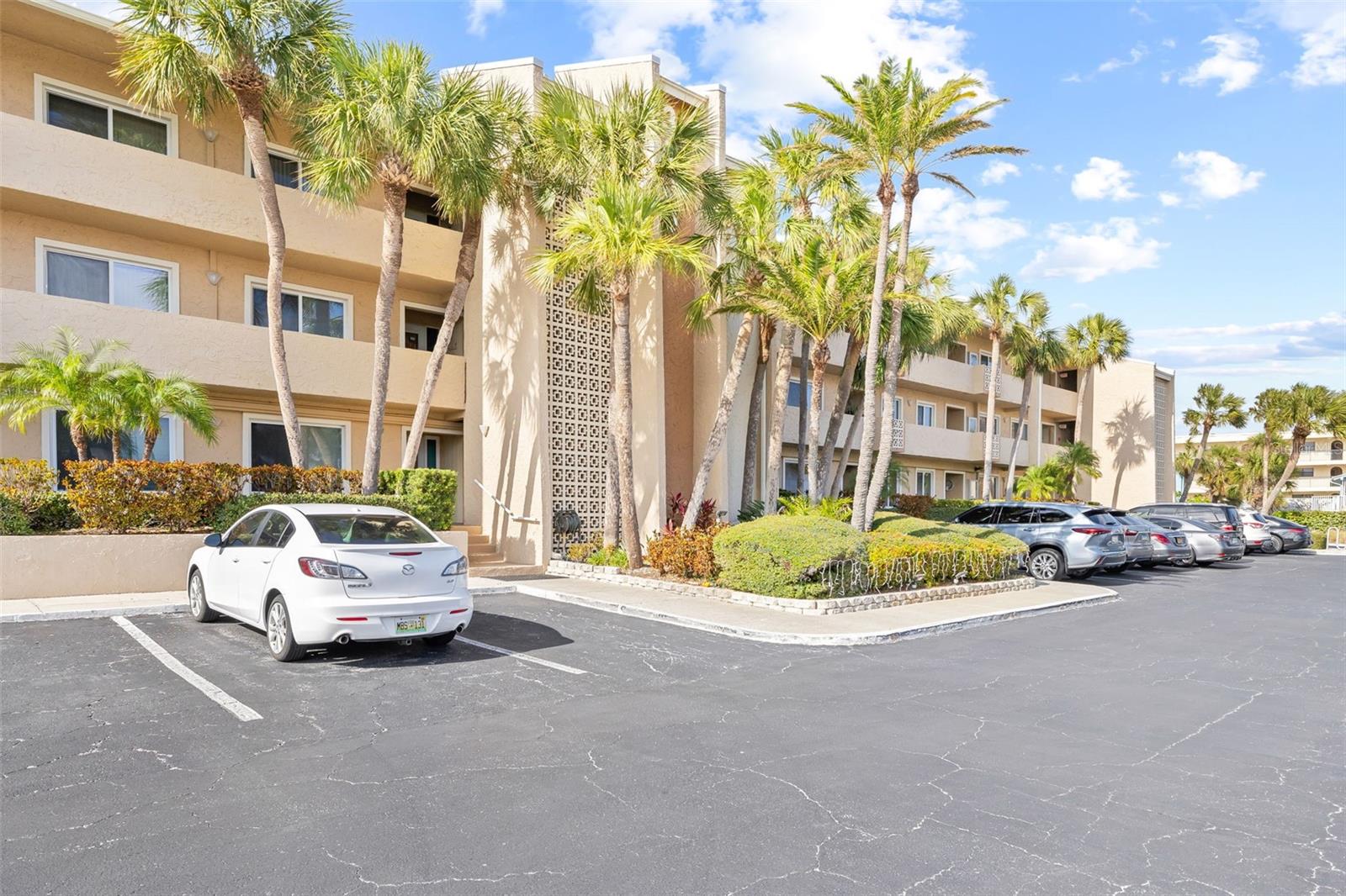 3400 GULF BLVD #105, BELLEAIR BEACH, FL, 33786