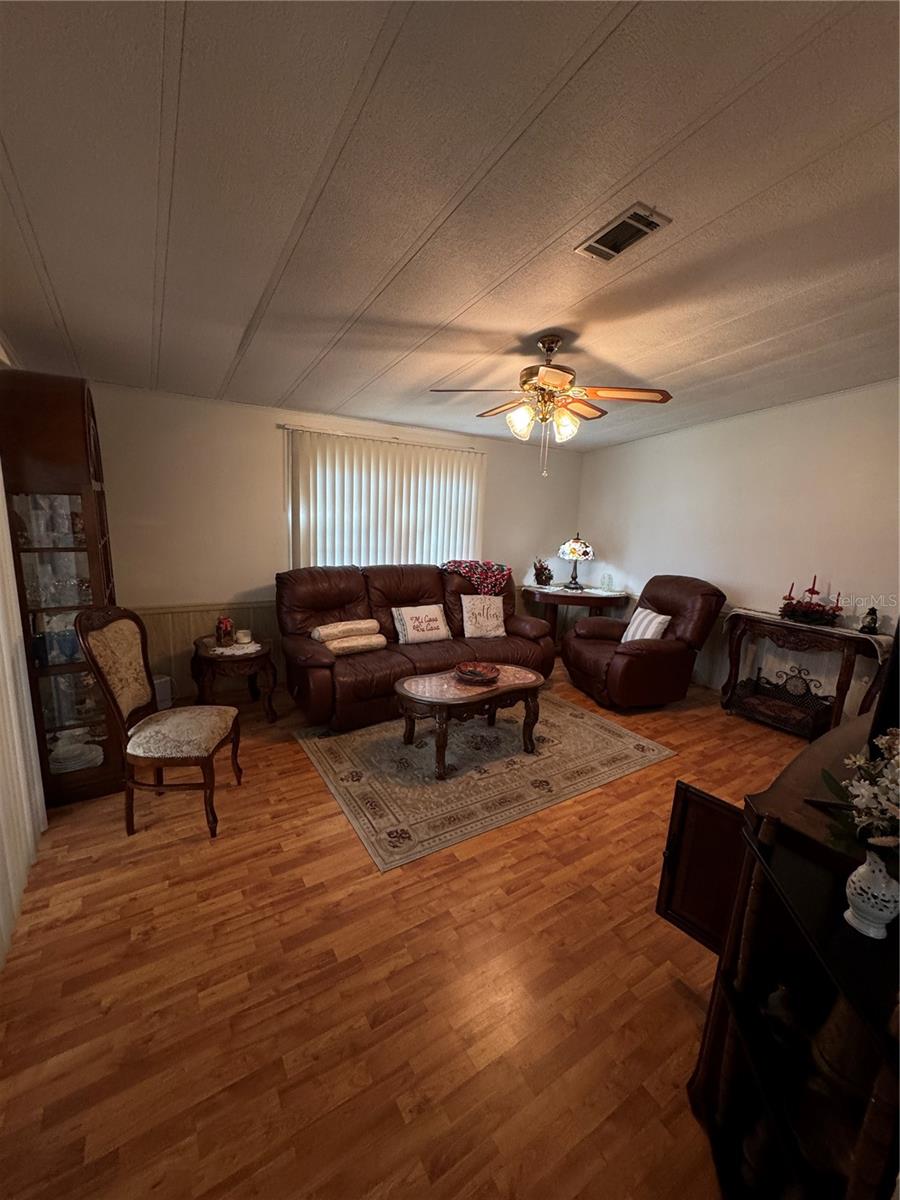 427 VILLAGE CIR SW, WINTER HAVEN, FL, 33880