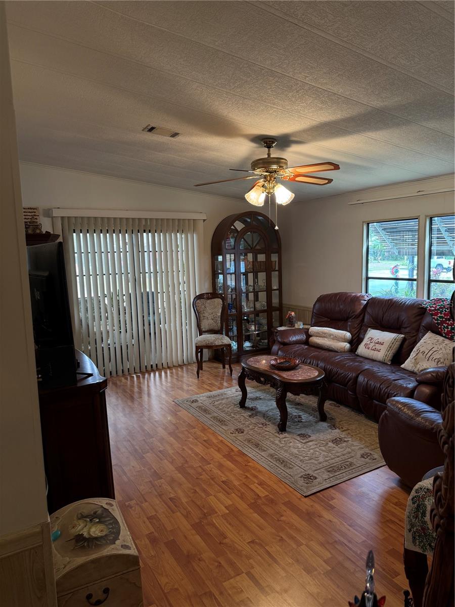 427 VILLAGE CIR SW, WINTER HAVEN, FL, 33880