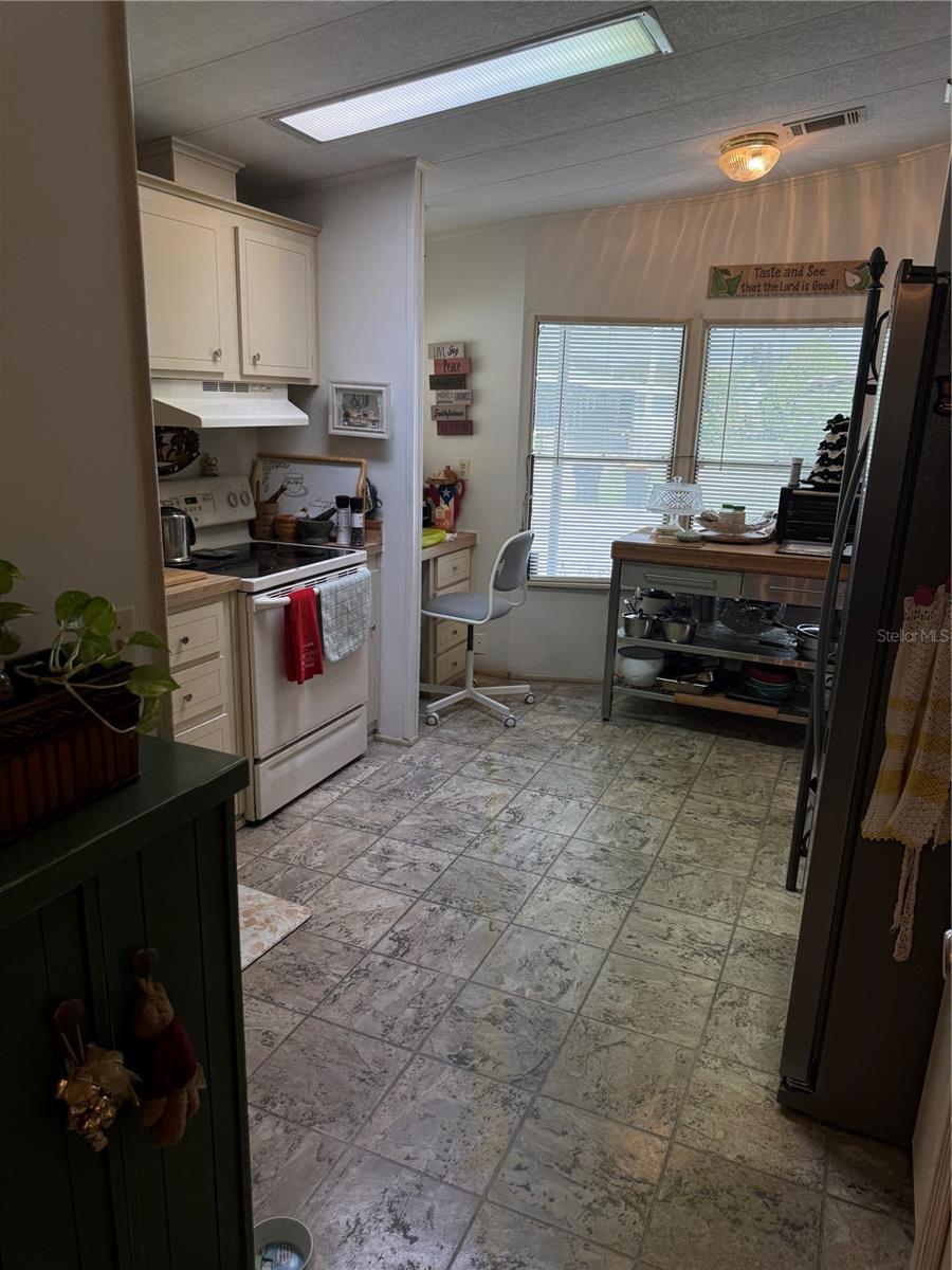 427 VILLAGE CIR SW, WINTER HAVEN, FL, 33880