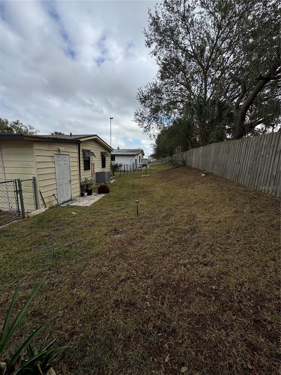 427 VILLAGE CIR SW, WINTER HAVEN, FL, 33880