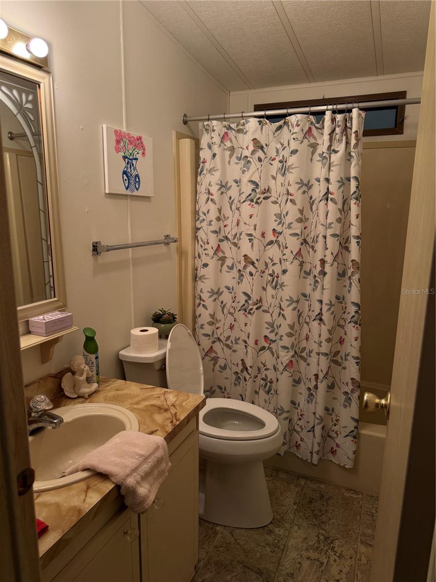427 VILLAGE CIR SW, WINTER HAVEN, FL, 33880