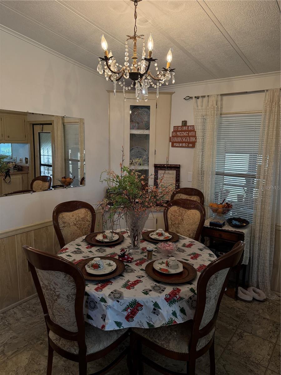 427 VILLAGE CIR SW, WINTER HAVEN, FL, 33880