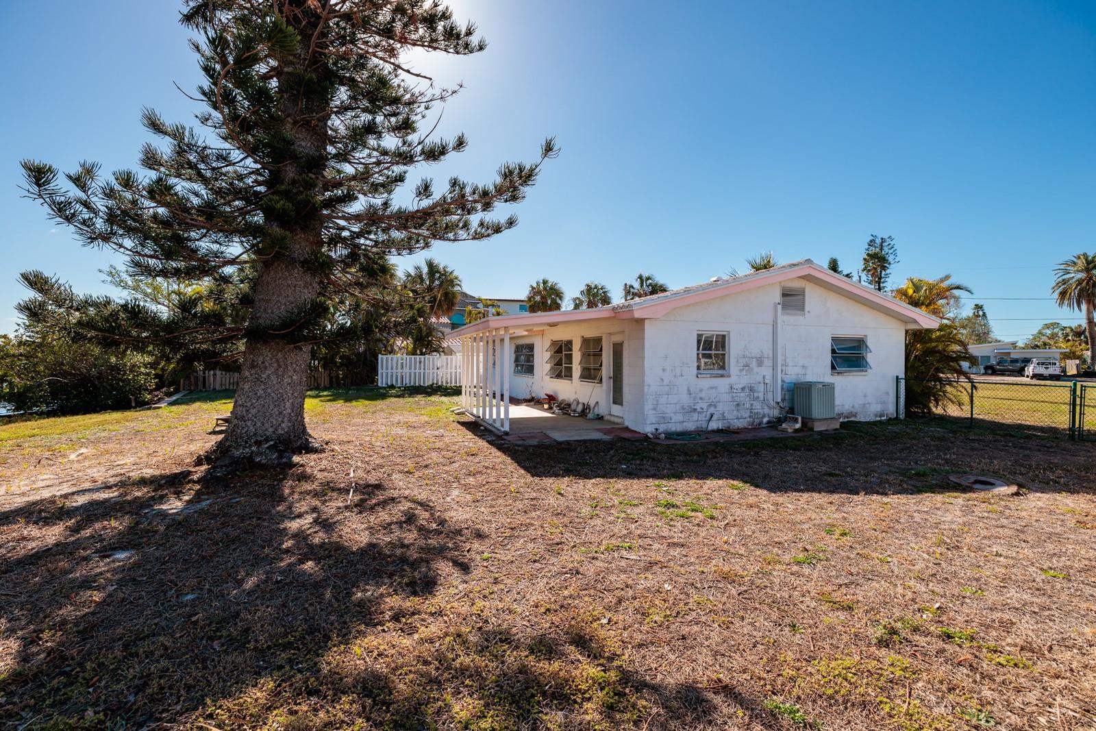 15815 REDINGTON DR, REDINGTON BEACH, FL, 33708