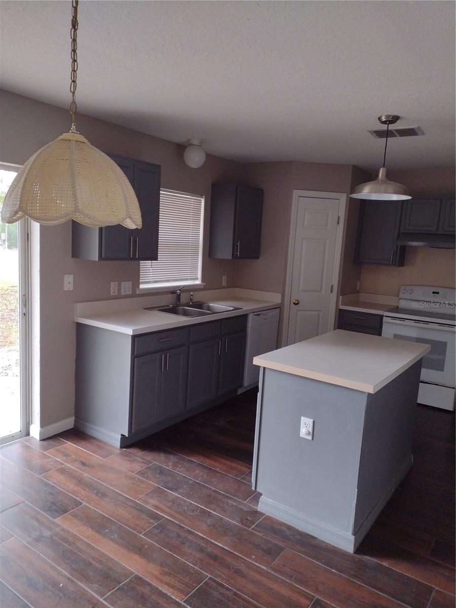 1616 STERNS DR, LEESBURG, FL, 34748