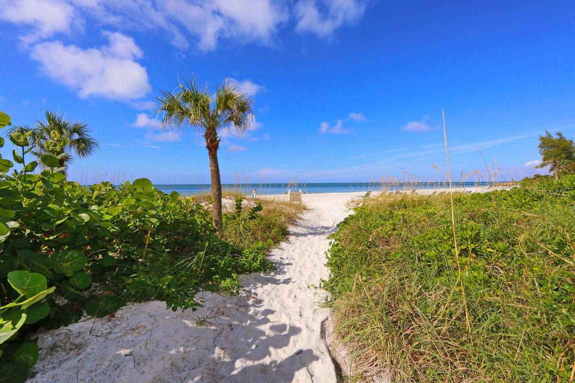 19 WHISPERING SANDS DR #301, SARASOTA, FL, 34242