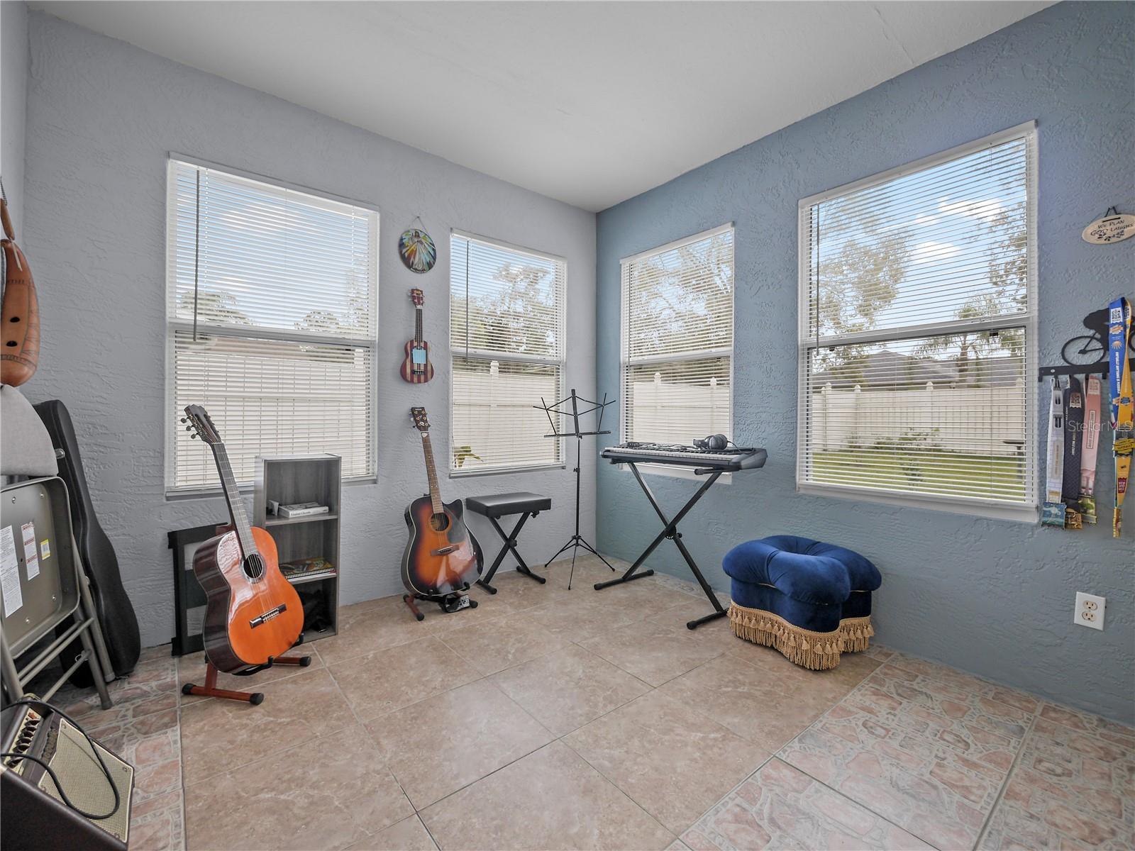 16 WHITE DOVE LN, PALM COAST, FL, 32164