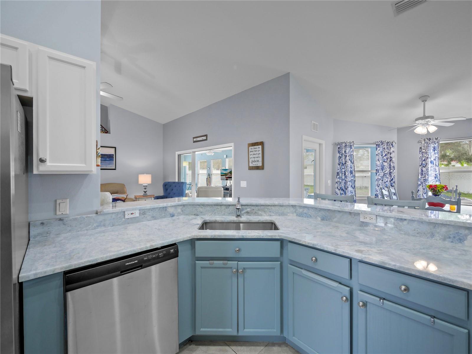 16 WHITE DOVE LN, PALM COAST, FL, 32164