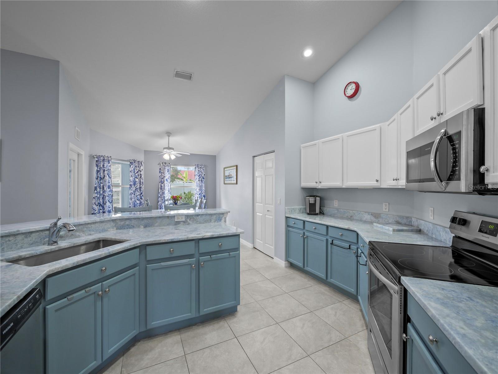 16 WHITE DOVE LN, PALM COAST, FL, 32164