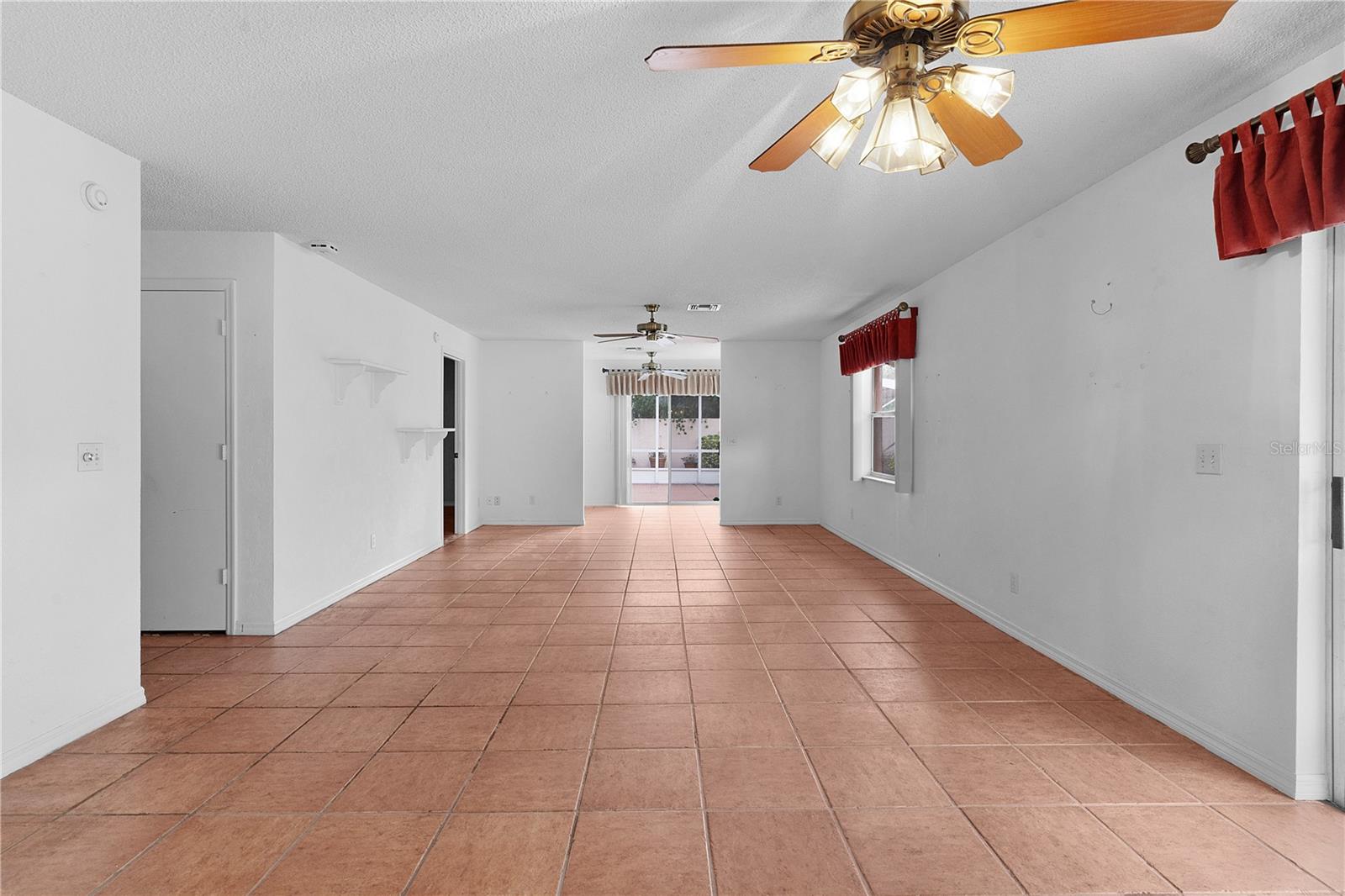 952 AVALON AVE, THE VILLAGES, FL, 32159