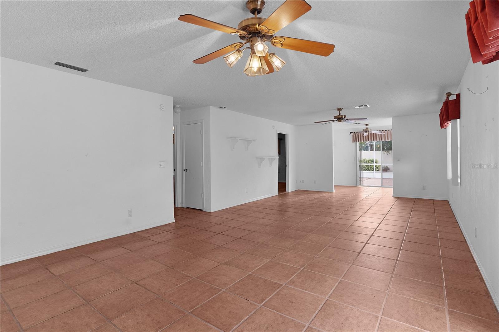 952 AVALON AVE, THE VILLAGES, FL, 32159