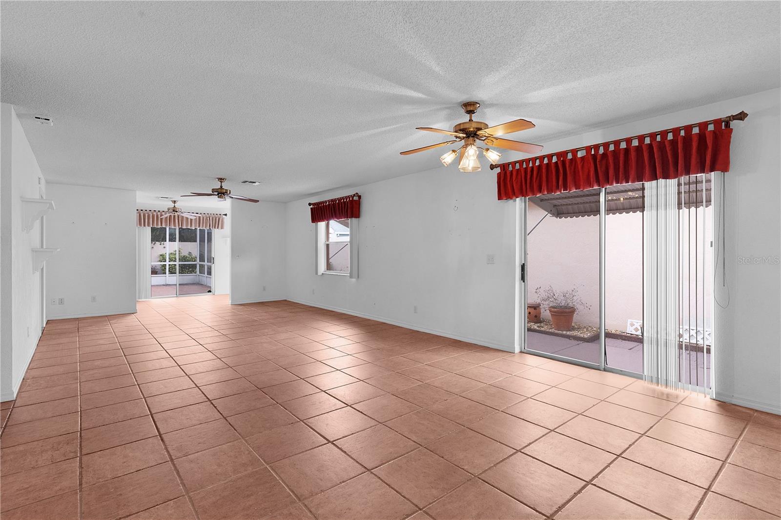 952 AVALON AVE, THE VILLAGES, FL, 32159