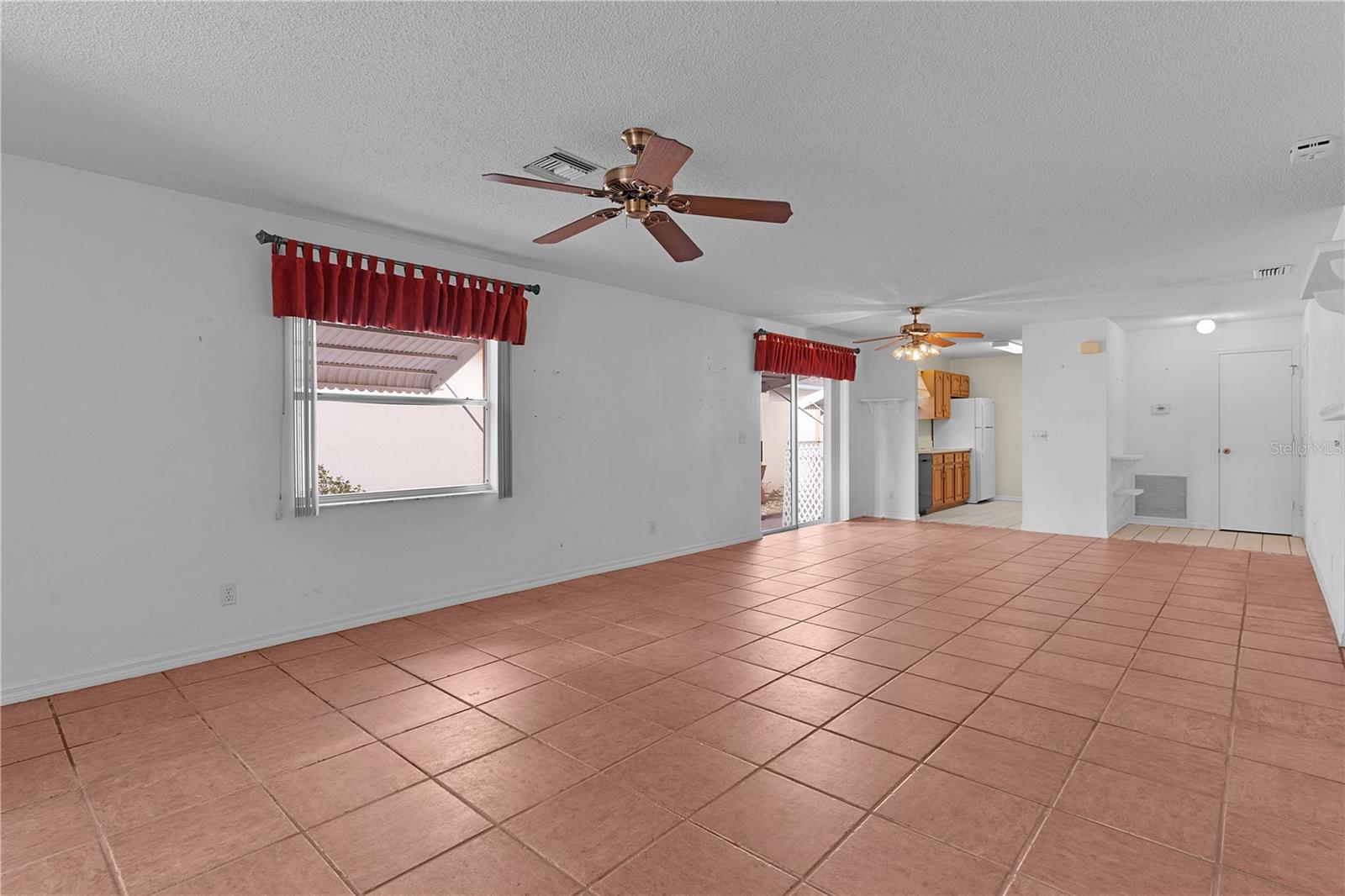 952 AVALON AVE, THE VILLAGES, FL, 32159