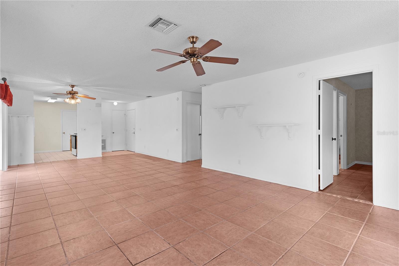 952 AVALON AVE, THE VILLAGES, FL, 32159