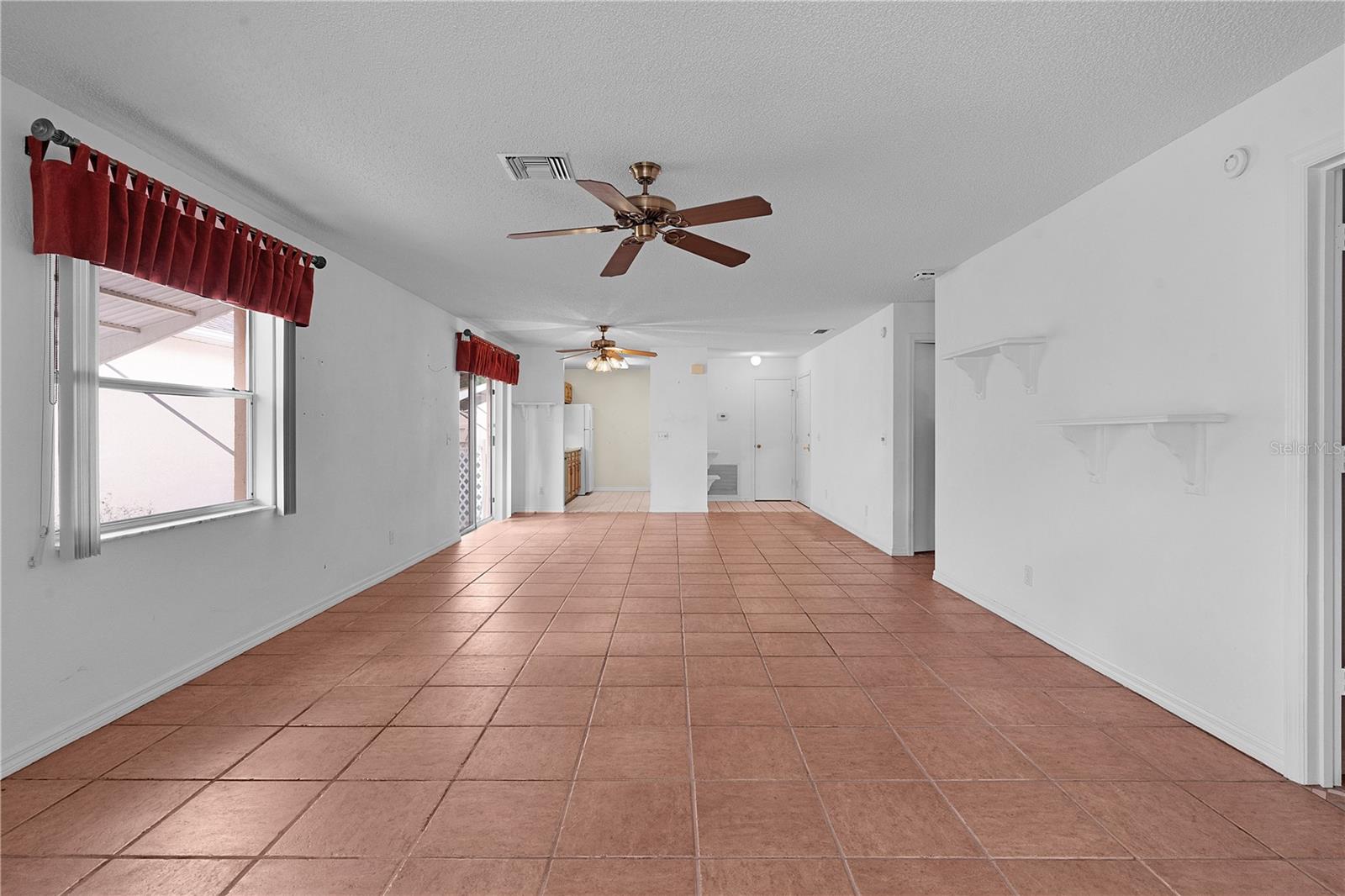 952 AVALON AVE, THE VILLAGES, FL, 32159