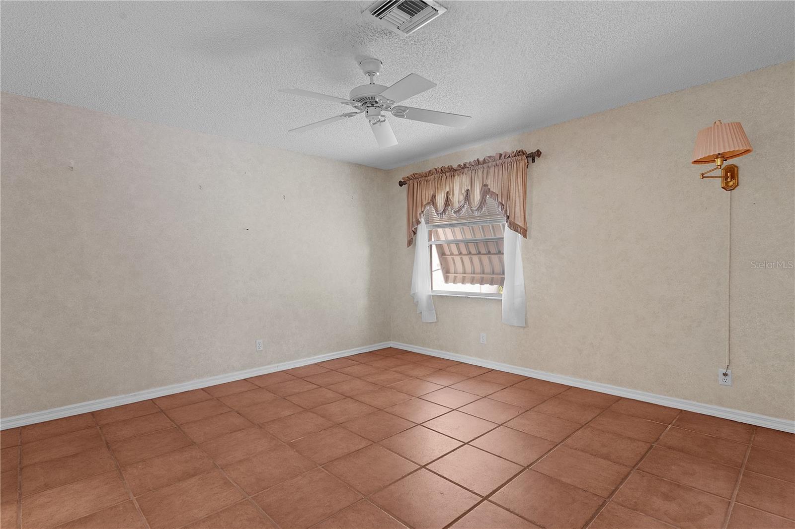 952 AVALON AVE, THE VILLAGES, FL, 32159