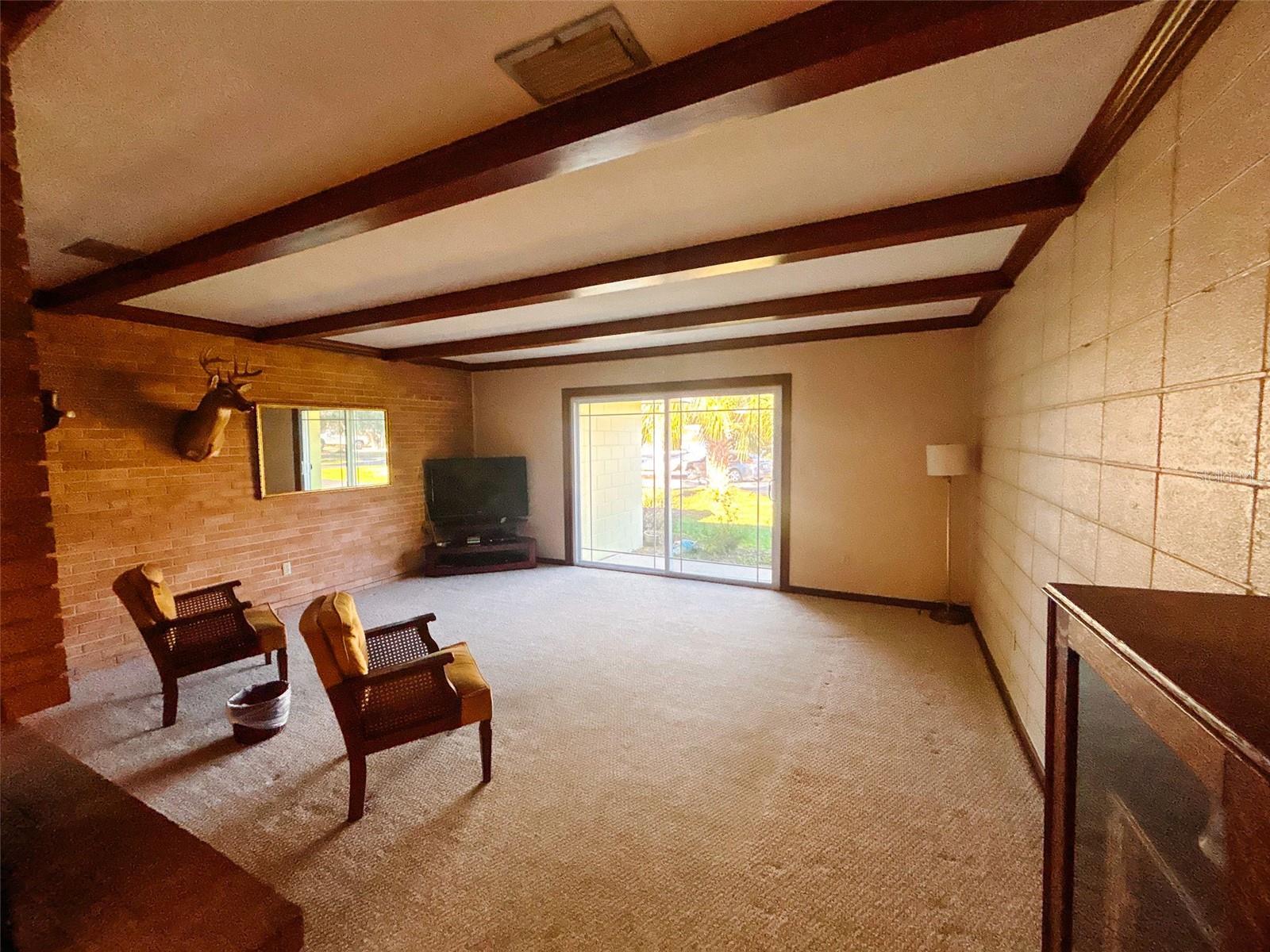 183 E LAKEVIEW ST, UMATILLA, FL, 32784
