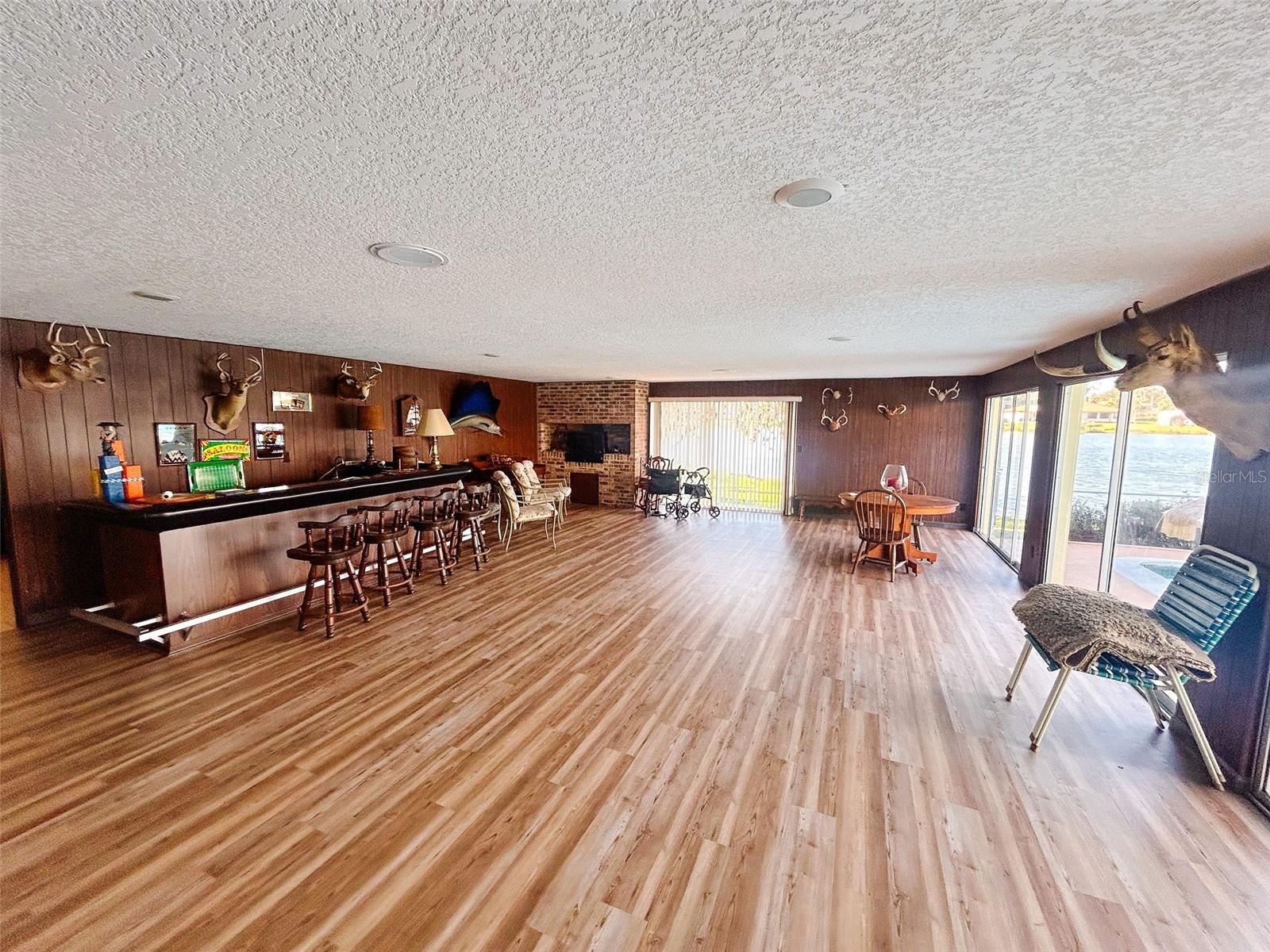 183 E LAKEVIEW ST, UMATILLA, FL, 32784