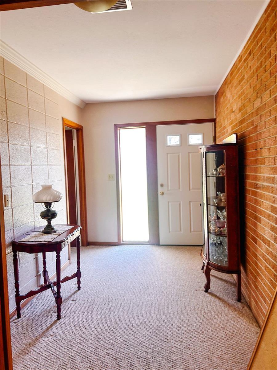 183 E LAKEVIEW ST, UMATILLA, FL, 32784