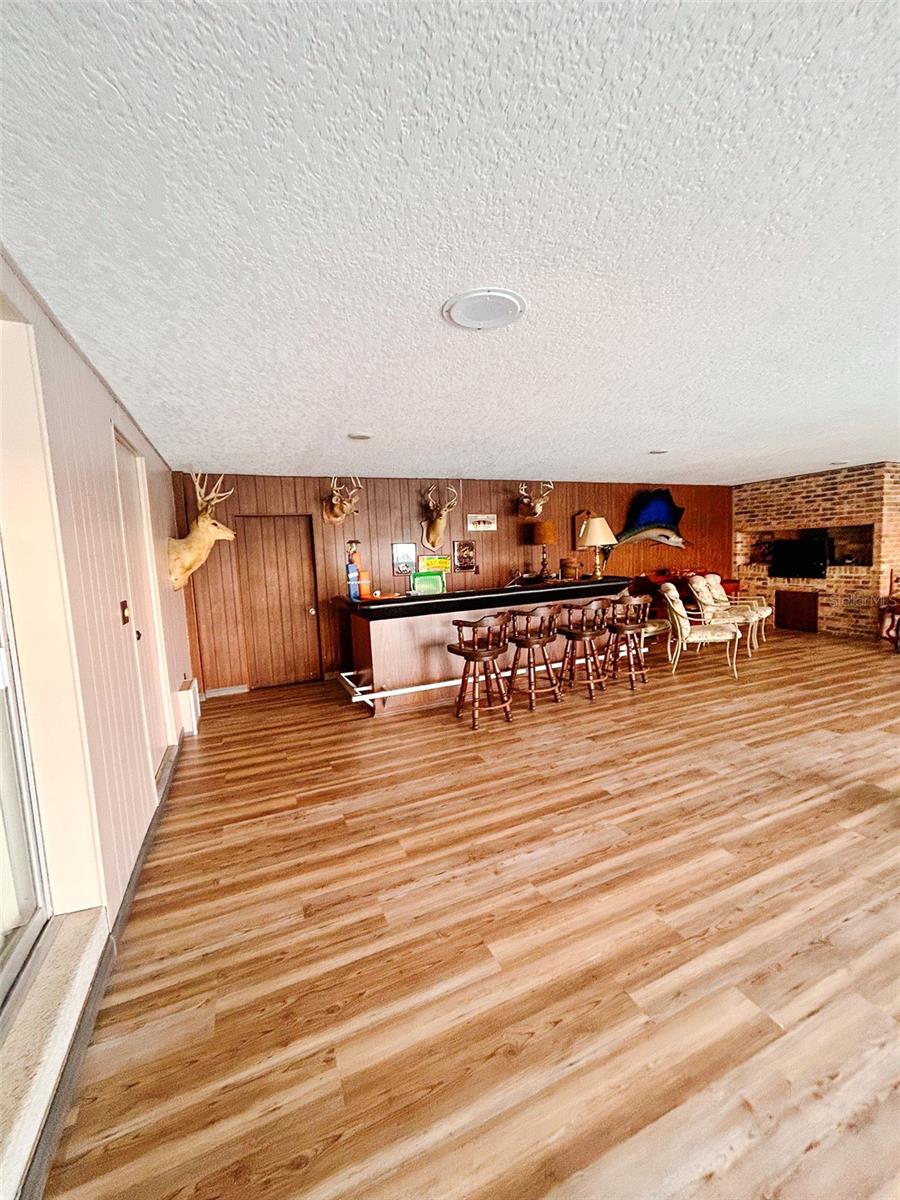 183 E LAKEVIEW ST, UMATILLA, FL, 32784