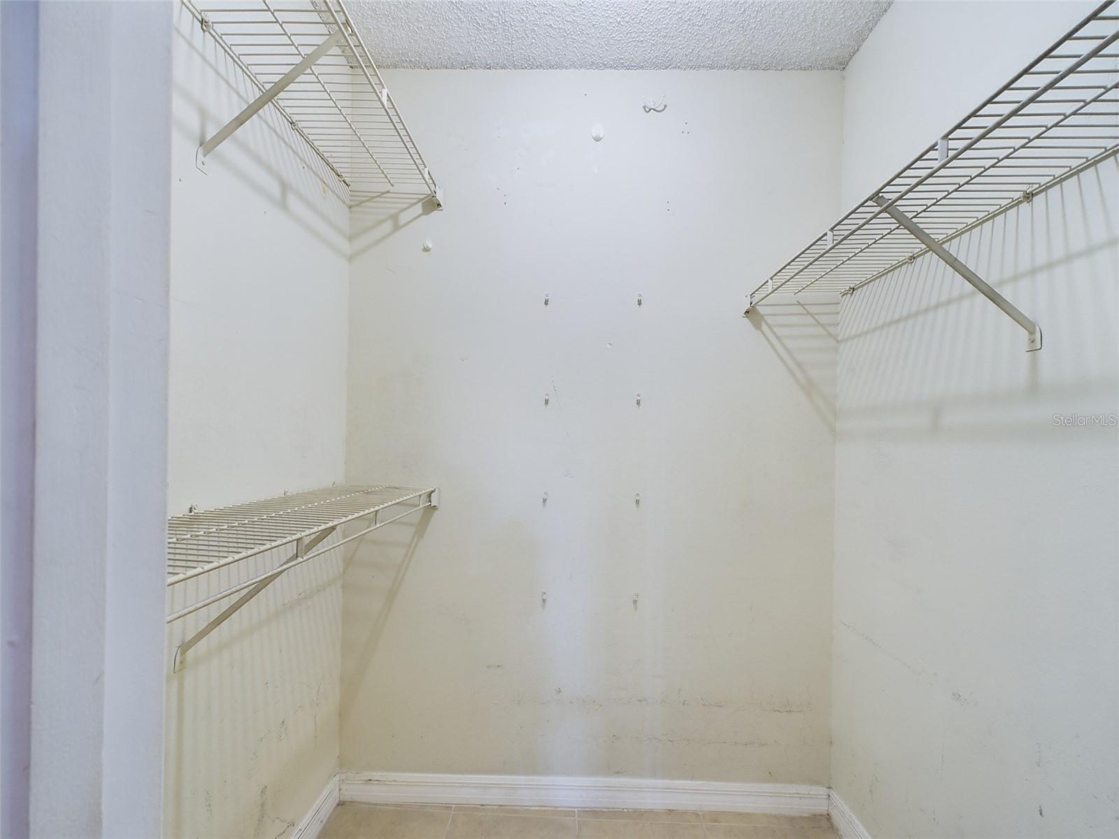 8647 MALLARD RESERVE DR #201, TAMPA, FL, 33614