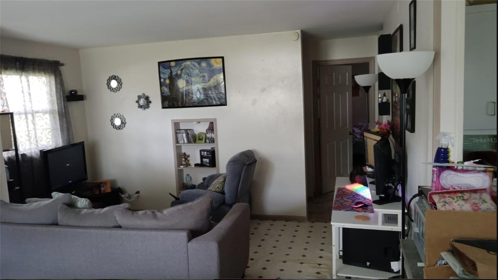 930 N CLARK AVE, DELAND, FL, 32724