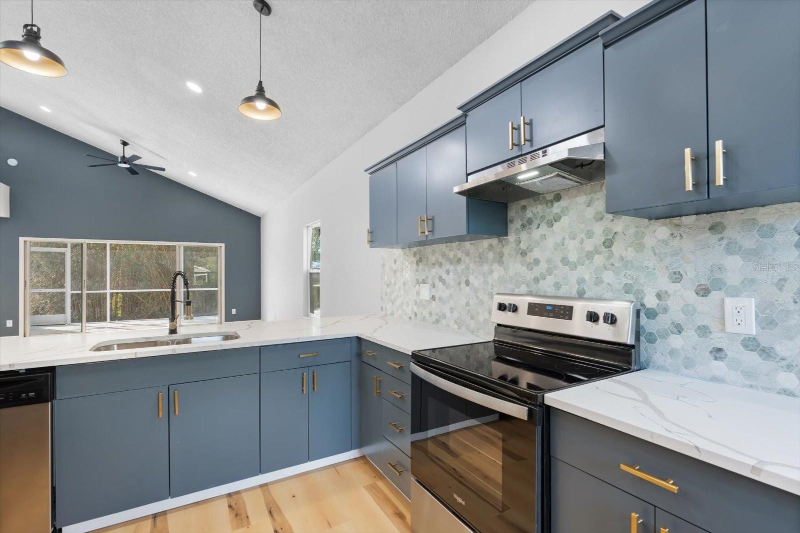 1942 JOYCE ST, SARASOTA, FL, 34231