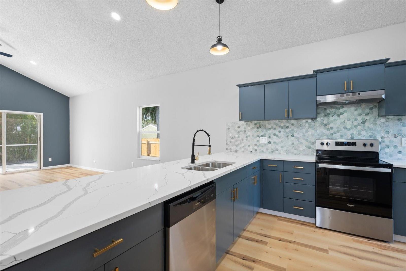 1942 JOYCE ST, SARASOTA, FL, 34231