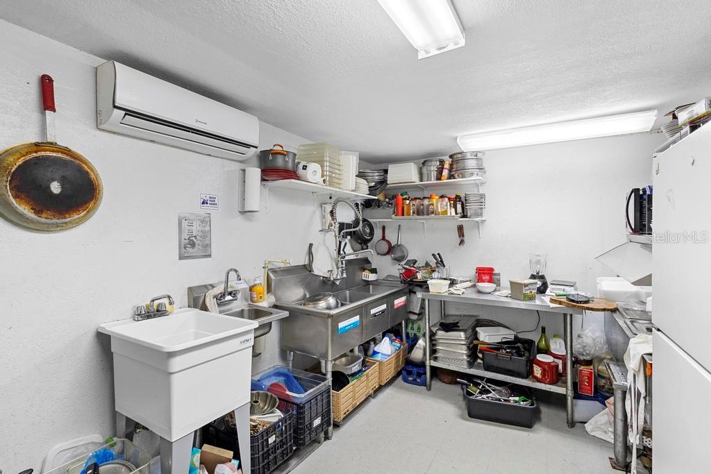 105 E CYPRESS ST, KISSIMMEE, FL, 34744