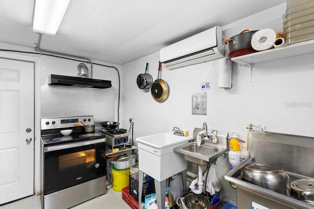 105 E CYPRESS ST, KISSIMMEE, FL, 34744