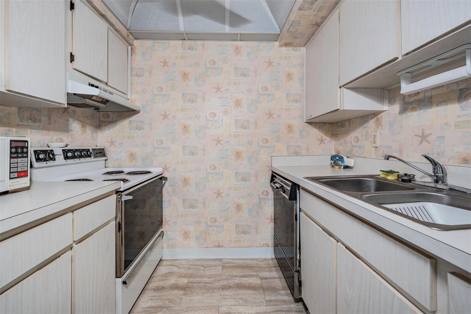 12760 INDIAN ROCKS RD #582, LARGO, FL, 33774